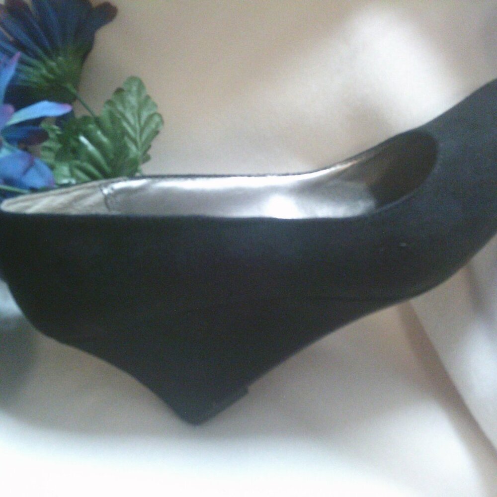 Black Wedges - Picture 3 of 3